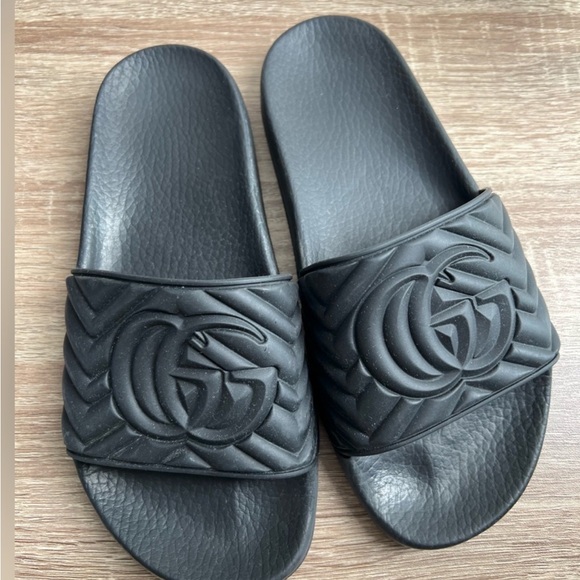Gucci Black GG Matalasse Marmont Logo Slide Sandals Sz 38 - Picture 2 of 4